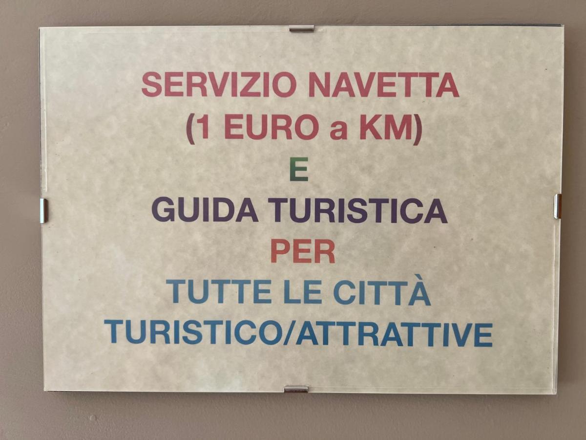 Villa L'Ottagono Con Cucina Parcheggio Privato Telecamerizzato E Wifi Gioia Del Colle Exterior foto