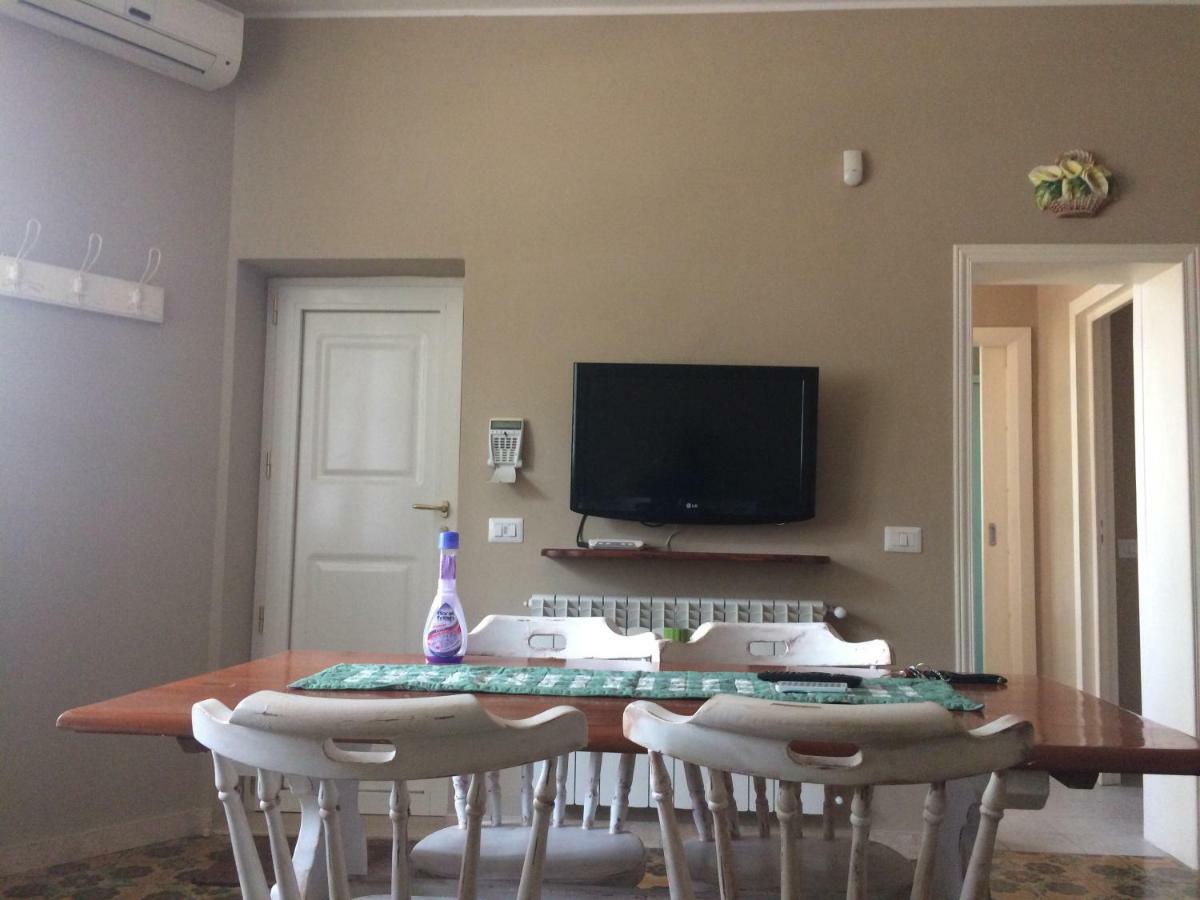 Villa L'Ottagono Con Cucina Parcheggio Privato Telecamerizzato E Wifi Gioia Del Colle Exterior foto