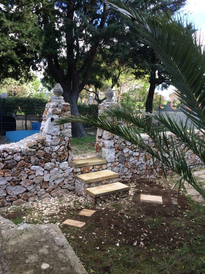 Villa L'Ottagono Con Cucina Parcheggio Privato Telecamerizzato E Wifi Gioia Del Colle Exterior foto
